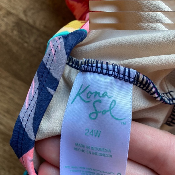 Kona Sol One Piece 👙 - Picture 6 of 9